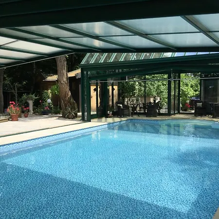 Bed & Breakfast Chateau De La Fontenelle 3*